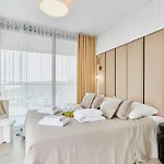 Wave Beachfront Family *