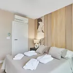 Wave Beachfront Family Appartement