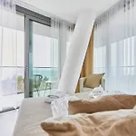Wave Beachfront Family *