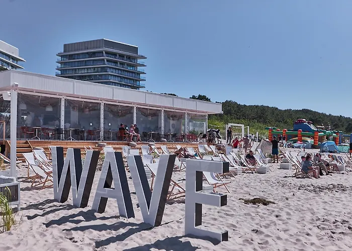 Wave Beachfront Family Apartman *