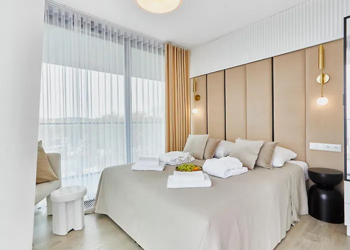 Wave Beachfront Family