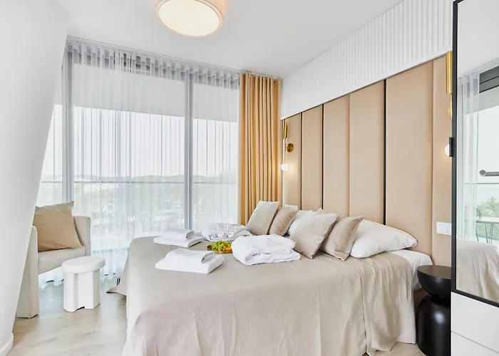 Wave Beachfront Family *