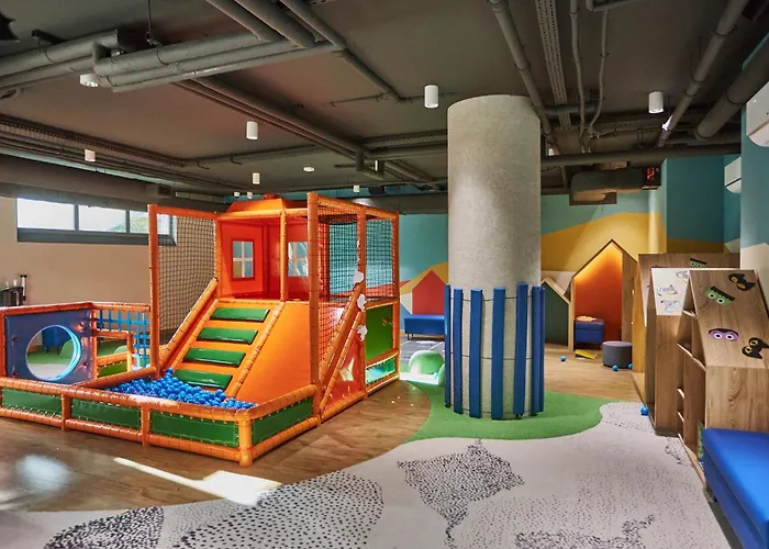 アパート Wave Beachfront Family ミエンジズドロイェ