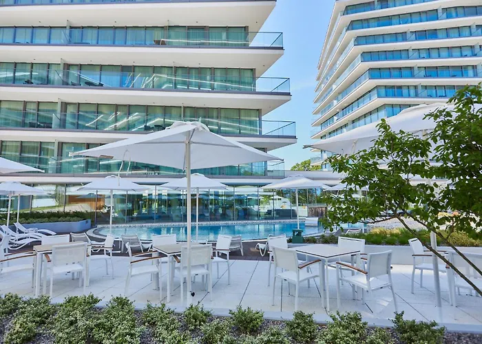 アパート Wave Beachfront Family ミエンジズドロイェ