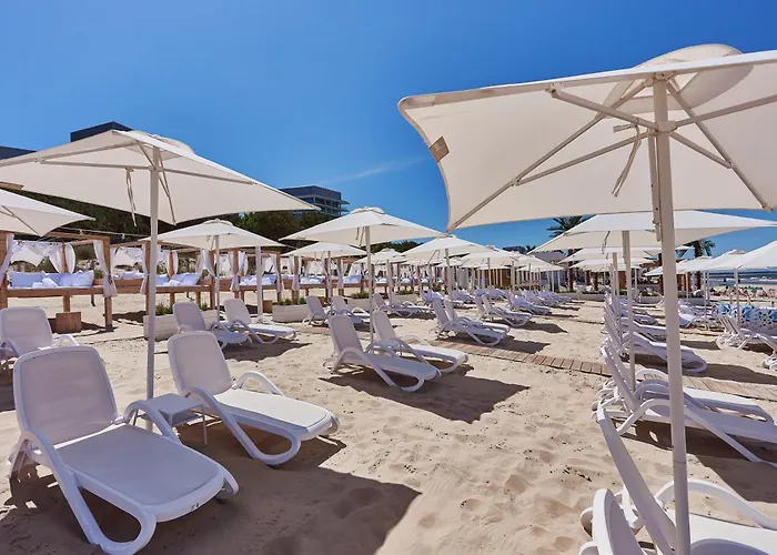 Wave Beachfront Family アパート ミエンジズドロイェ