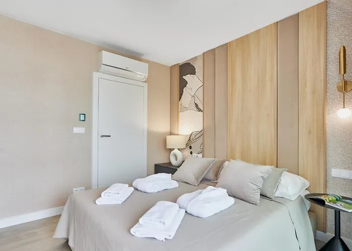 Wave Beachfront Family Apartman