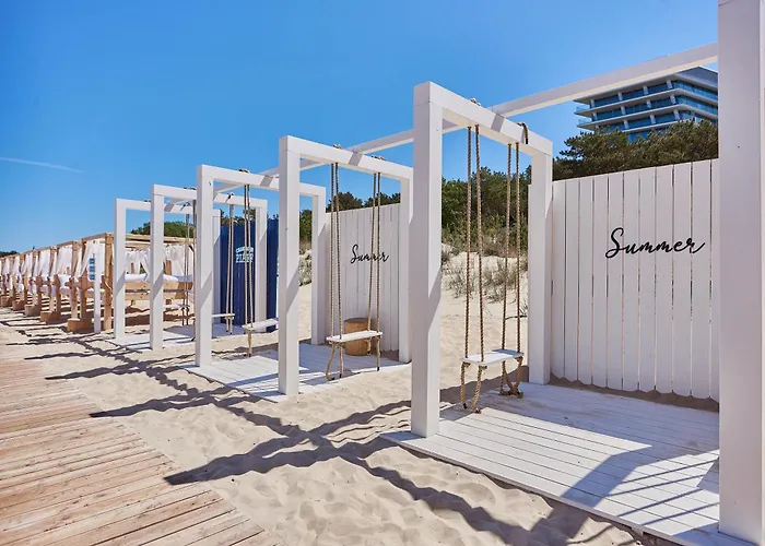 Wave Beachfront Family Apartman *